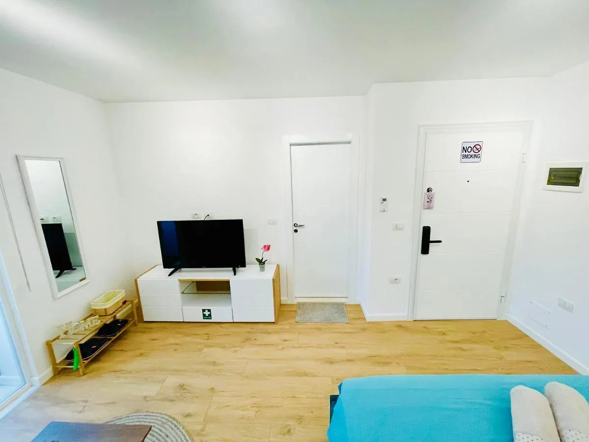 Central Studio Apartment 1, Tirana