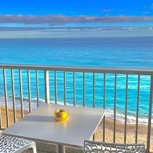 Seaviews By Jenni Menton, La Suite, Superbe Front De Mer, Emplacement Avec Terrasse Et Parking! , Menton France